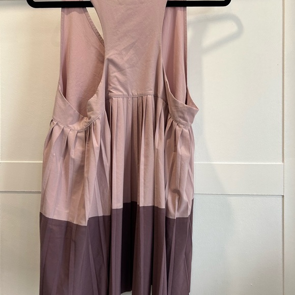 Athleta Swing Forward Pleated Tank Top XL - Picture 5 of 5
